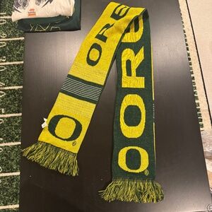 *VINTAGE* Oregon Ducks Scarf in Green / Yellow - 5 feet long